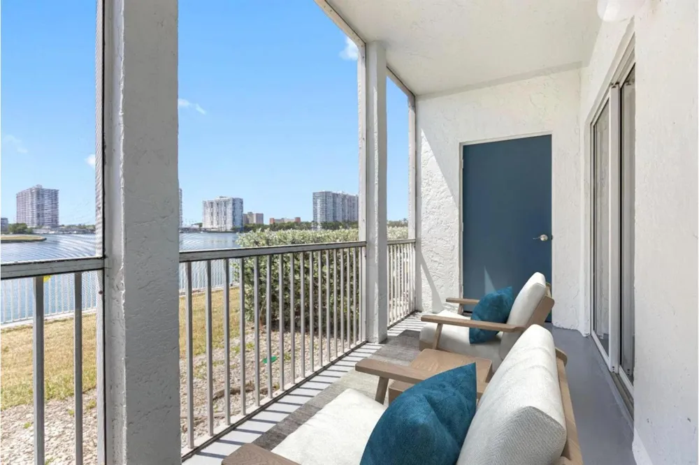 17900 NE 31st Court #4201 Aventura, FL 33160