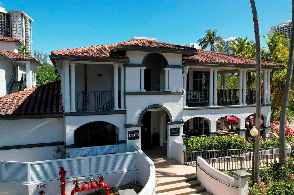 17900 NE 31st Court #4201 Aventura, FL 33160
