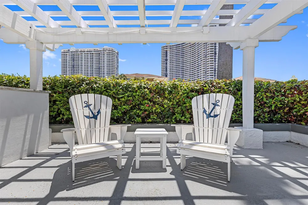 17900 NE 31st Court #4201 Aventura, FL 33160