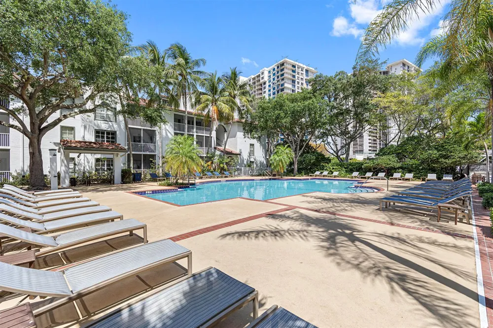 17900 NE 31st Court #4201 Aventura, FL 33160