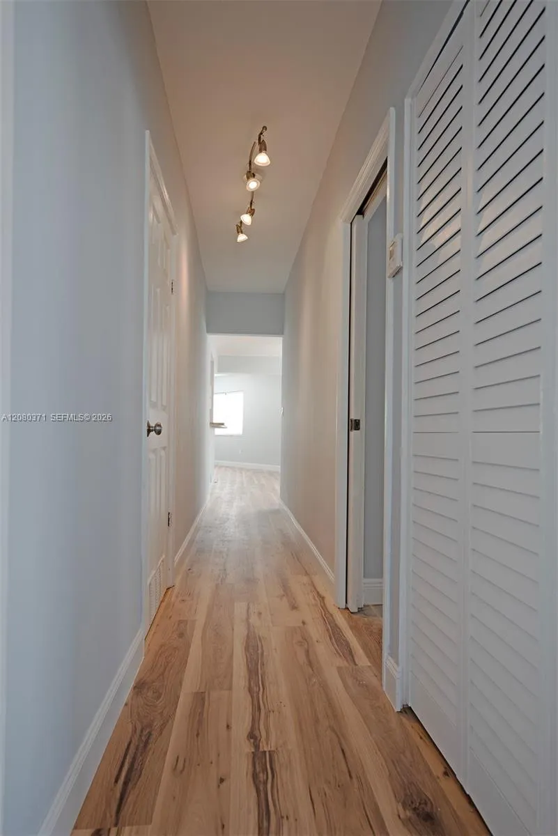 2383 Flamingo Dr #11 Miami Beach, FL 33140