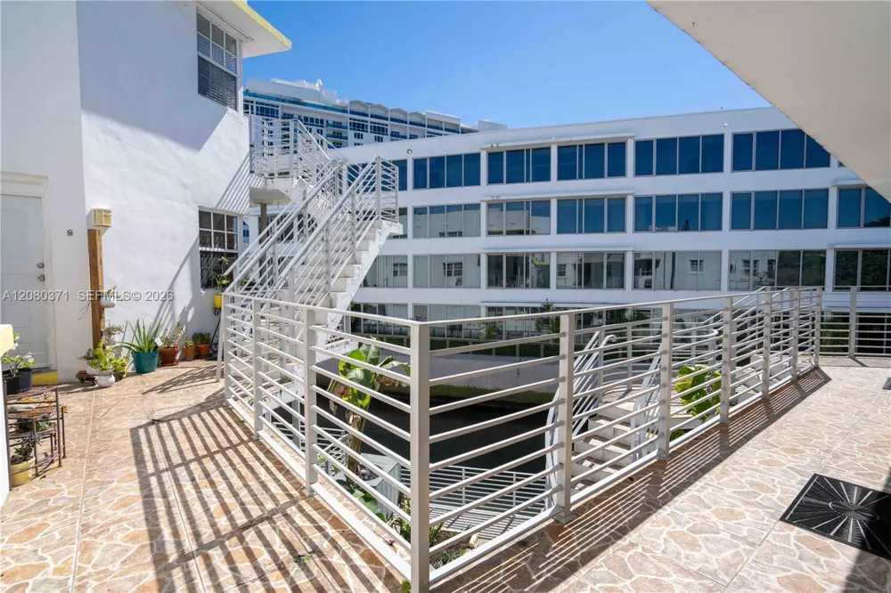 2383 Flamingo Dr #11 Miami Beach, FL 33140