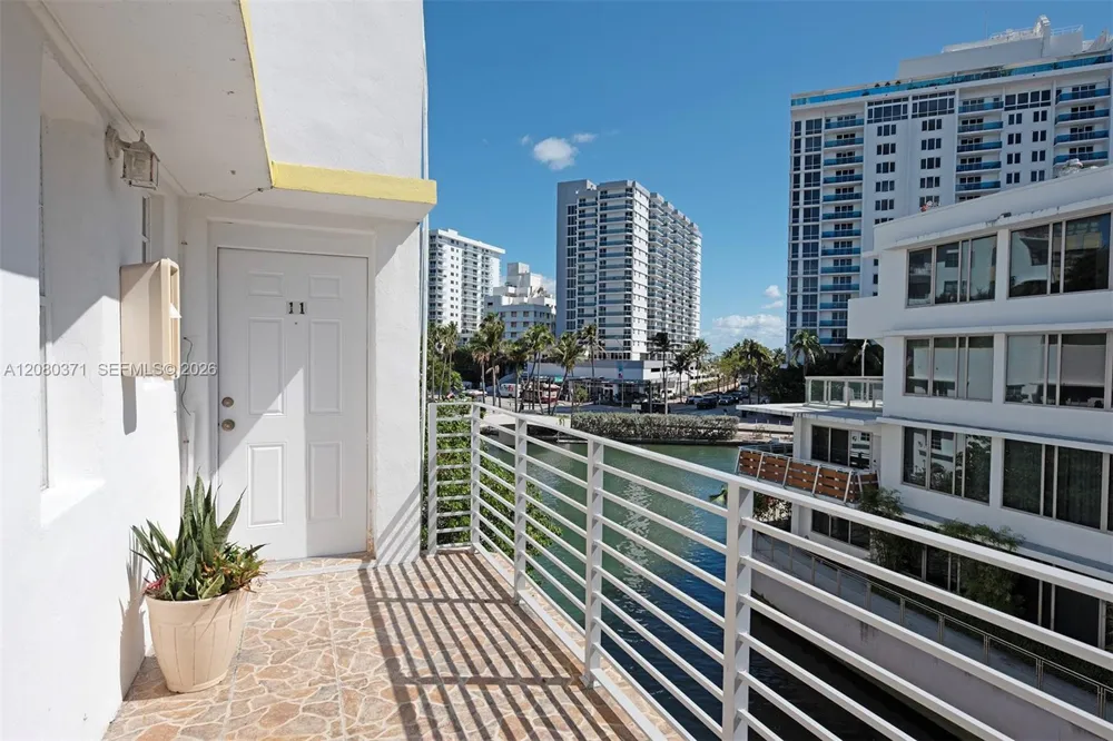 2383 Flamingo Dr #11 Miami Beach, FL 33140