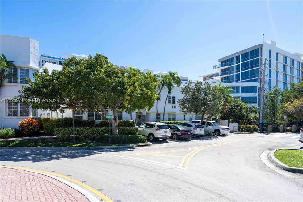 2383 Flamingo Dr #11 Miami Beach, FL 33140