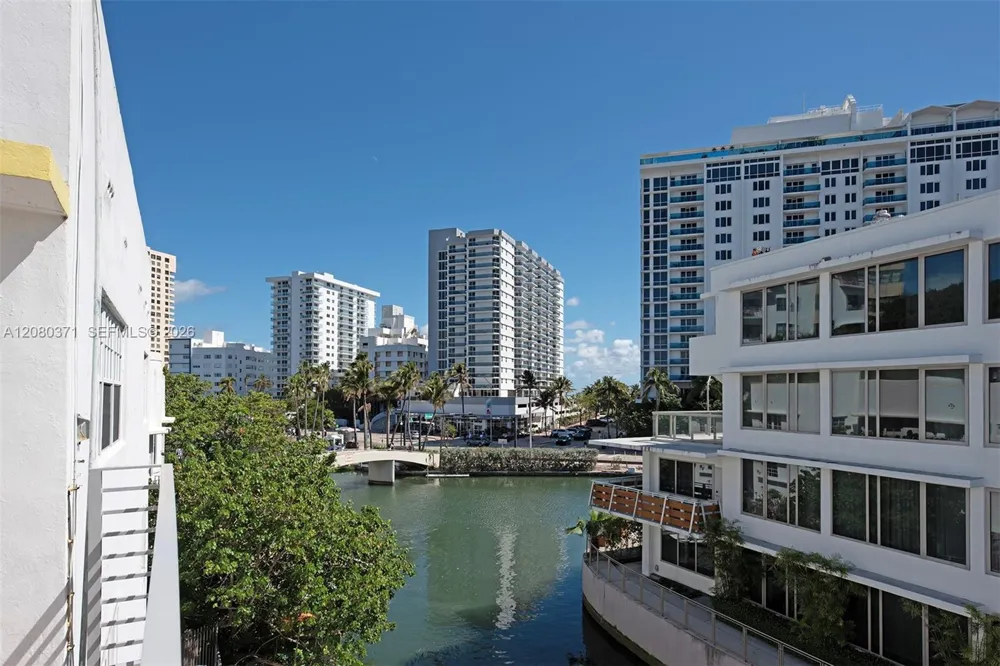 2383 Flamingo Dr #11 Miami Beach, FL 33140