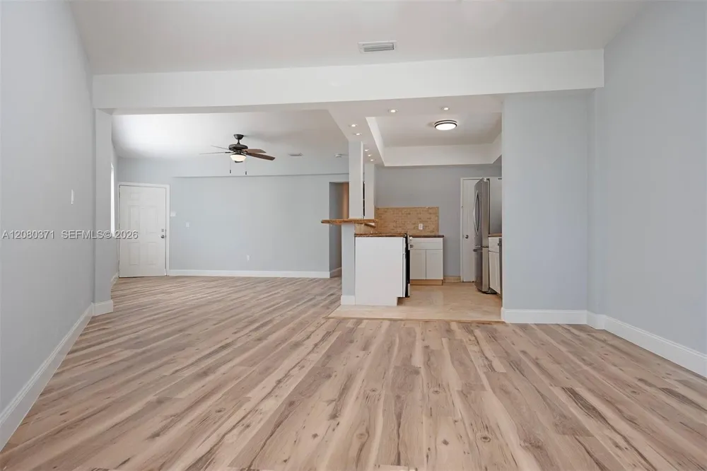 2383 Flamingo Dr #11 Miami Beach, FL 33140