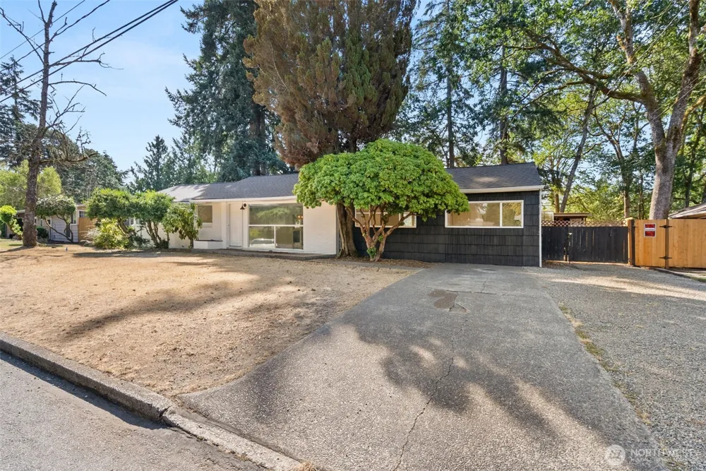 8518 Mount Tacoma Drive SW Lakewood, WA 98498