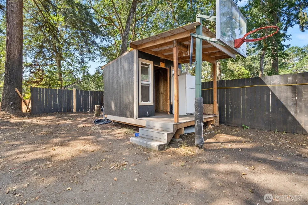 8518 Mount Tacoma Drive SW Lakewood, WA 98498
