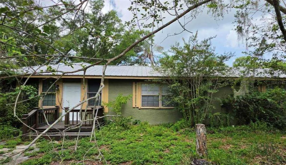 8602 ROME AVENUE Tampa, FL 33604