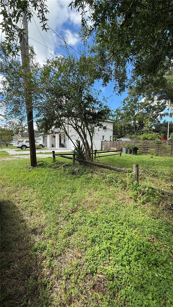 8602 ROME AVENUE Tampa, FL 33604