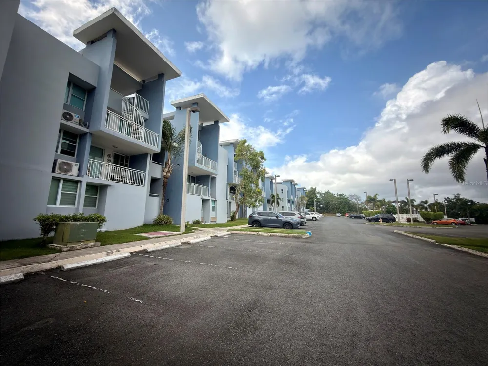 COND PASEO DEL REY #F-302 Carolina, PR 00987
