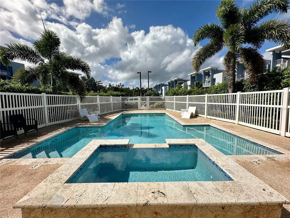 COND PASEO DEL REY #F-302 Carolina, PR 00987