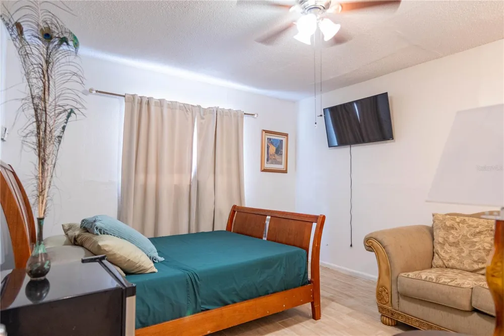 4833 CROW STREET Orlando, FL 32819
