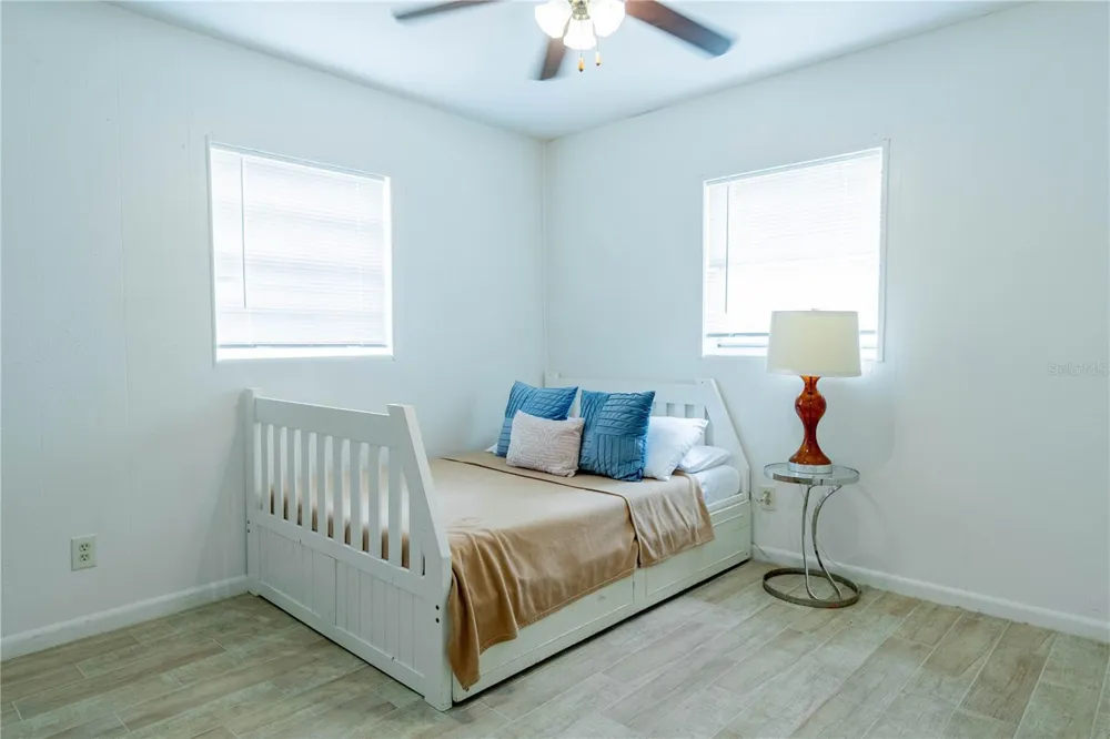4833 CROW STREET Orlando, FL 32819