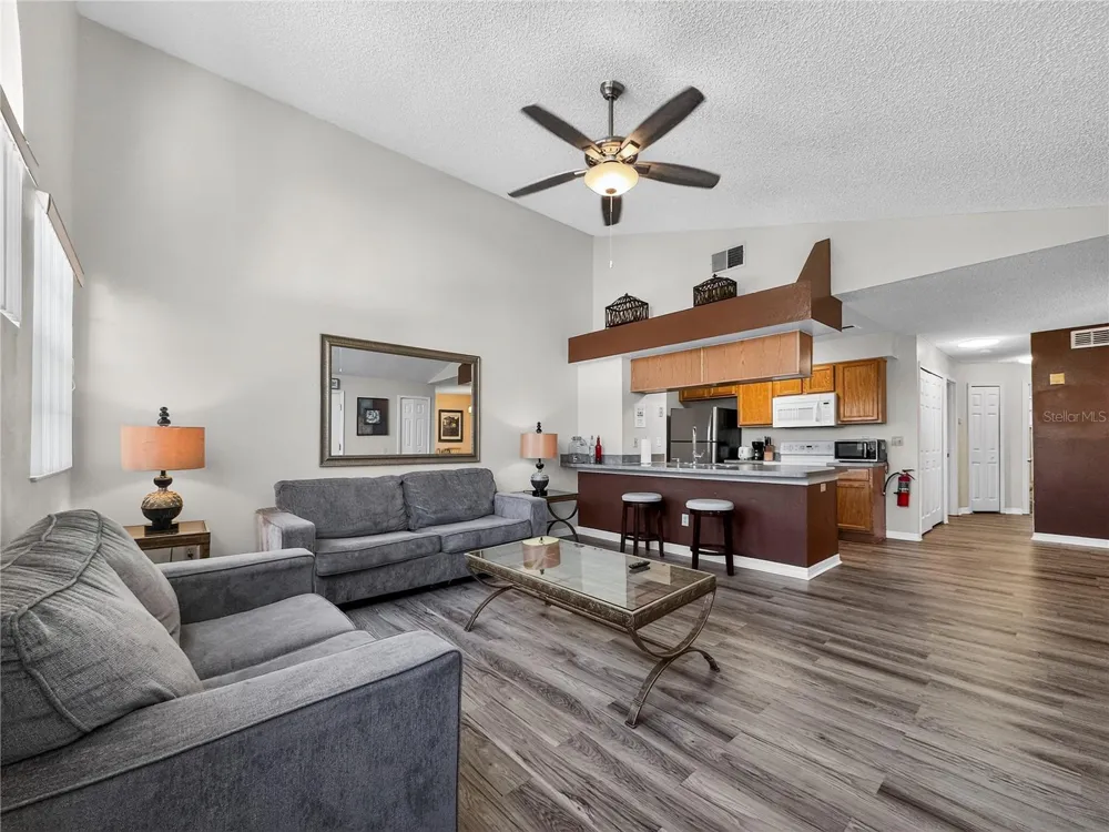 5005 LAGUNA BAY CIRCLE #22 Kissimmee, FL 34746
