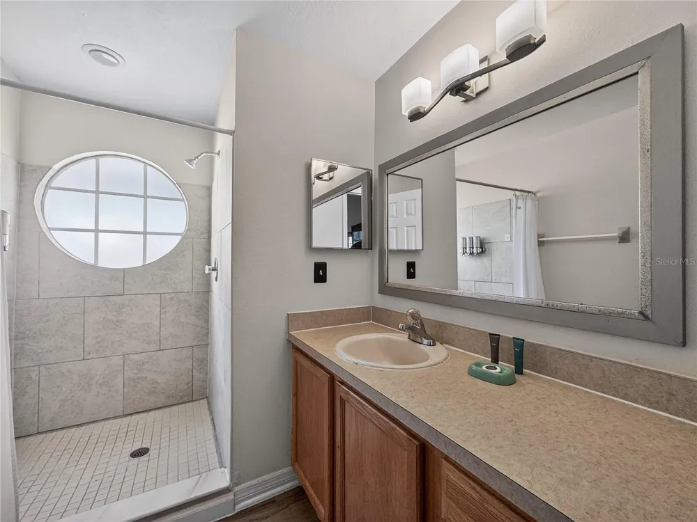 5005 LAGUNA BAY CIRCLE #22 Kissimmee, FL 34746