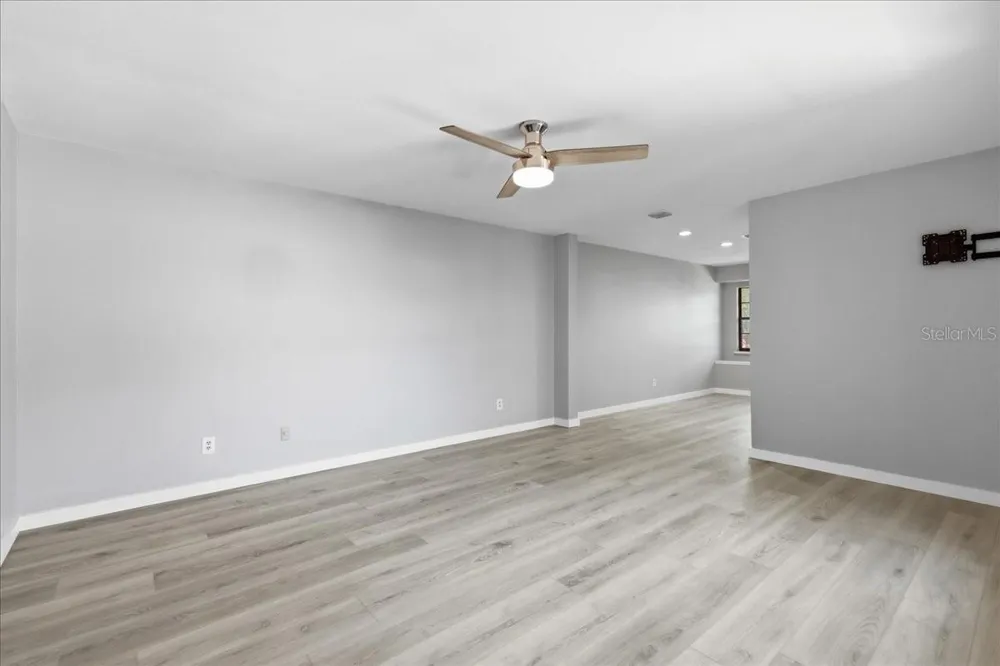 7537 FENWICK COVE LANE Orlando, FL 32819