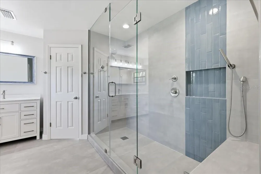 7537 FENWICK COVE LANE Orlando, FL 32819