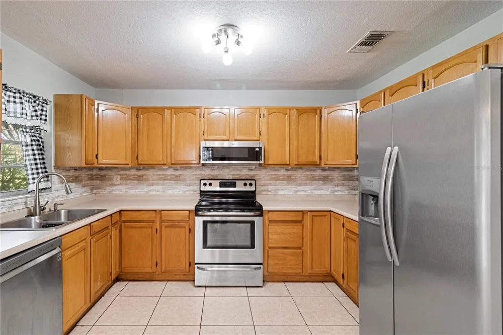 288 CHERRY LAUREL LANE Winter Haven, FL 33880