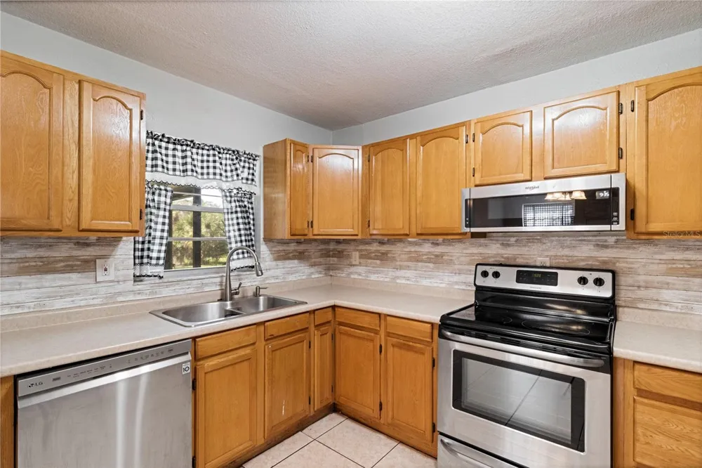 288 CHERRY LAUREL LANE Winter Haven, FL 33880