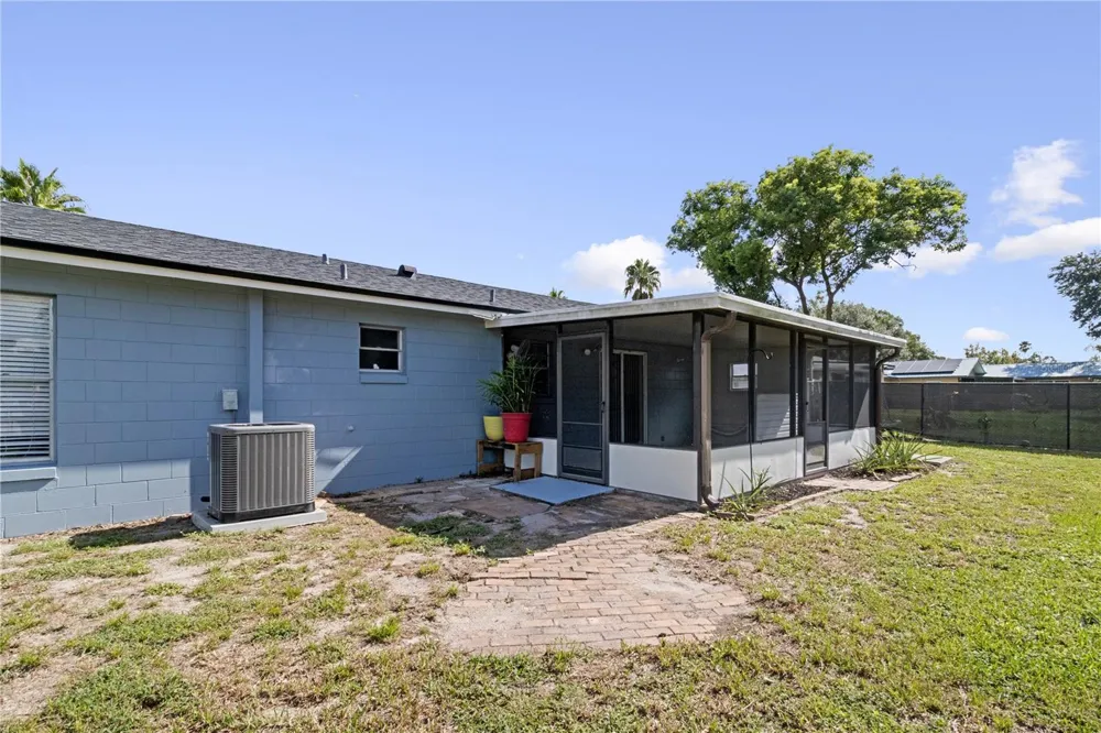 288 CHERRY LAUREL LANE Winter Haven, FL 33880