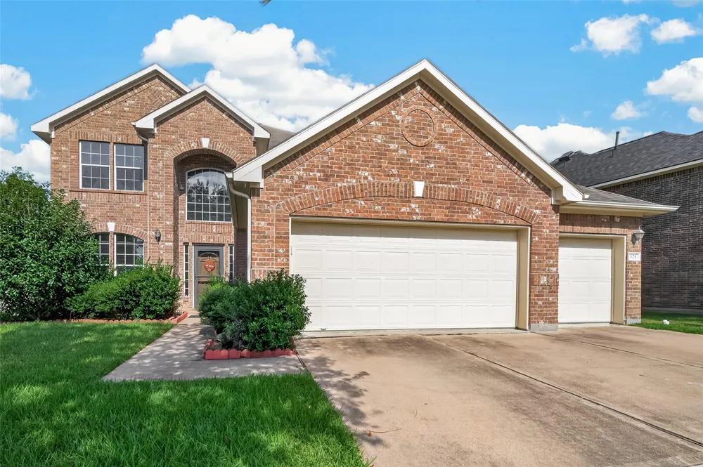 121 Fairport Court Dickinson, TX 77539
