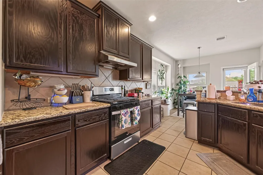 121 Fairport Court Dickinson, TX 77539