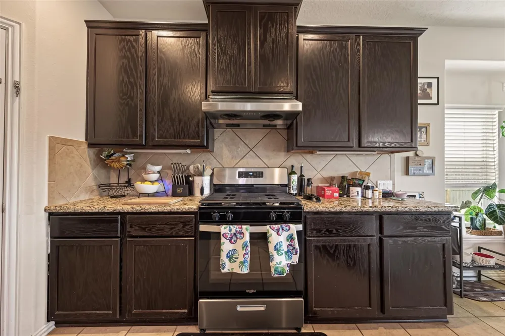 121 Fairport Court Dickinson, TX 77539