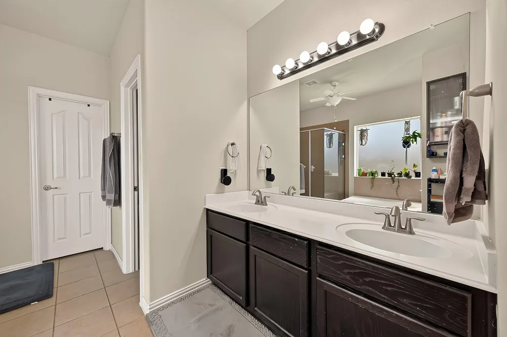 121 Fairport Court Dickinson, TX 77539