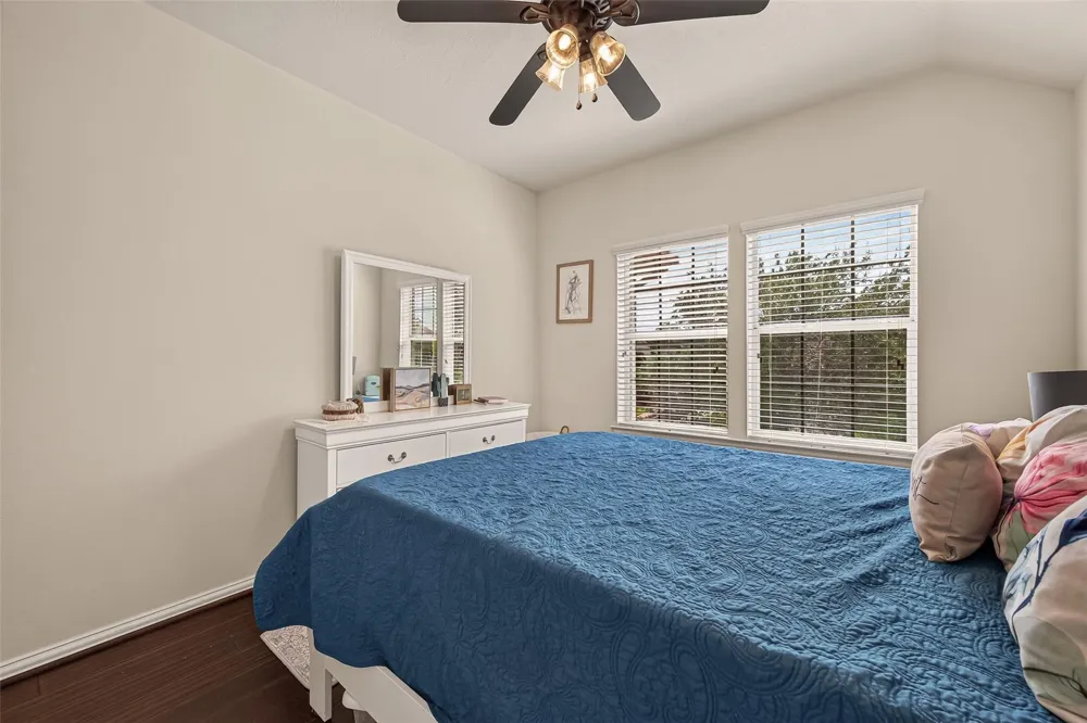 121 Fairport Court Dickinson, TX 77539