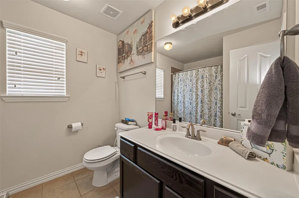 121 Fairport Court Dickinson, TX 77539