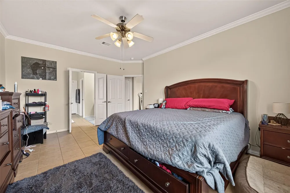 121 Fairport Court Dickinson, TX 77539