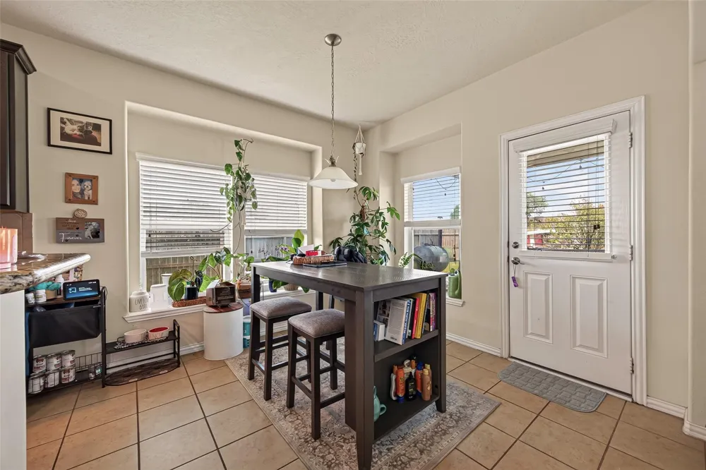 121 Fairport Court Dickinson, TX 77539