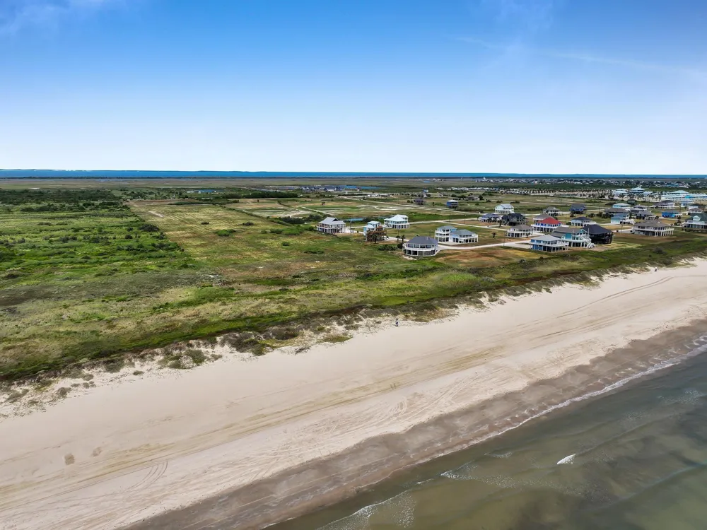 552 87 Highway Crystal Beach, TX 77650