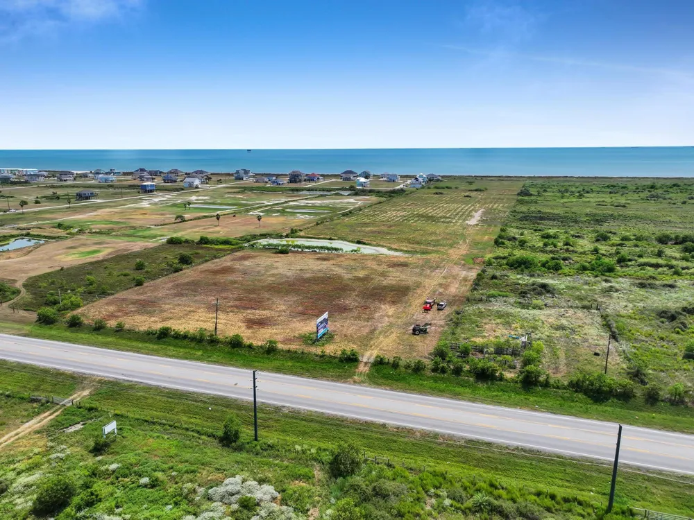 552 87 Highway Crystal Beach, TX 77650