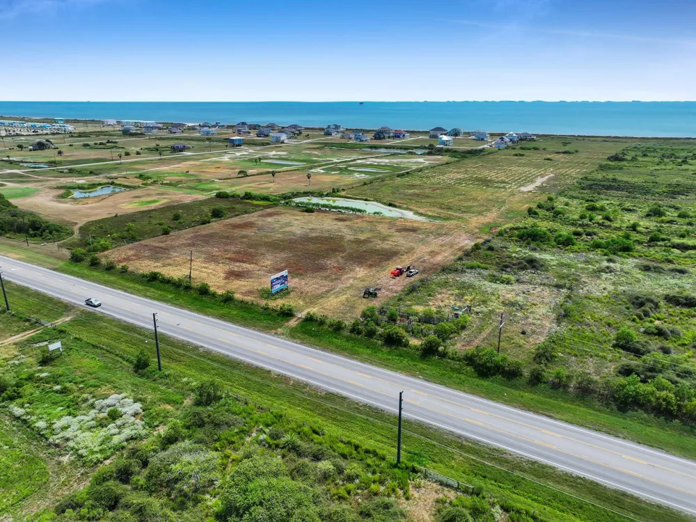 552 87 Highway Crystal Beach, TX 77650