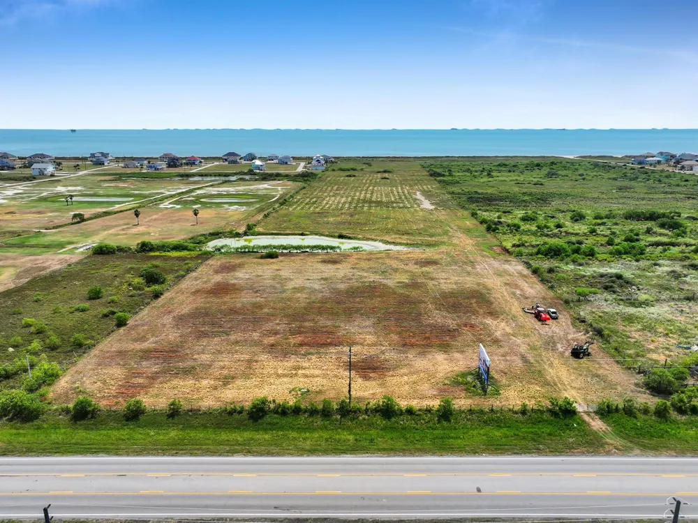 552 87 Highway Crystal Beach, TX 77650