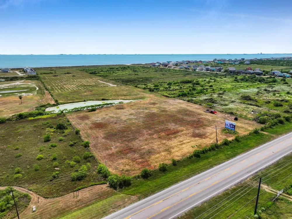 552 87 Highway Crystal Beach, TX 77650
