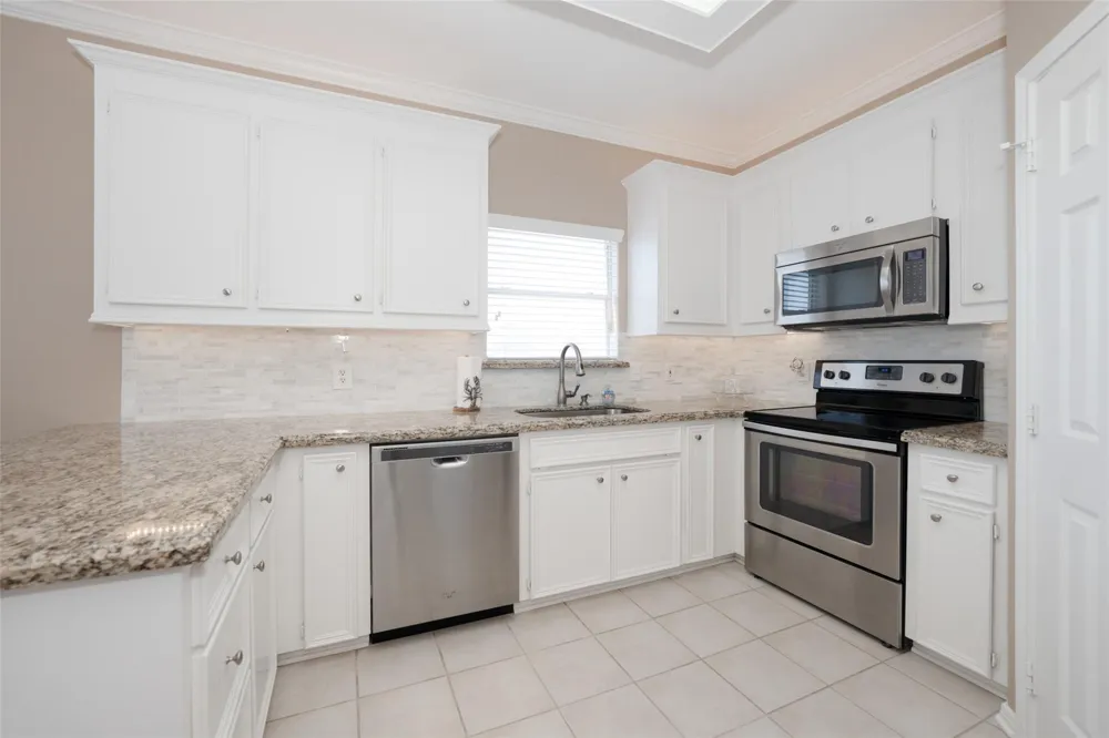 543 Sunset Circle Galveston, TX 77554