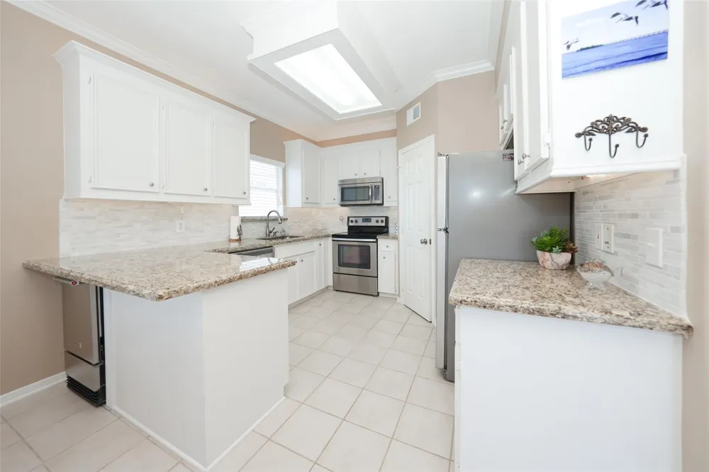 543 Sunset Circle Galveston, TX 77554
