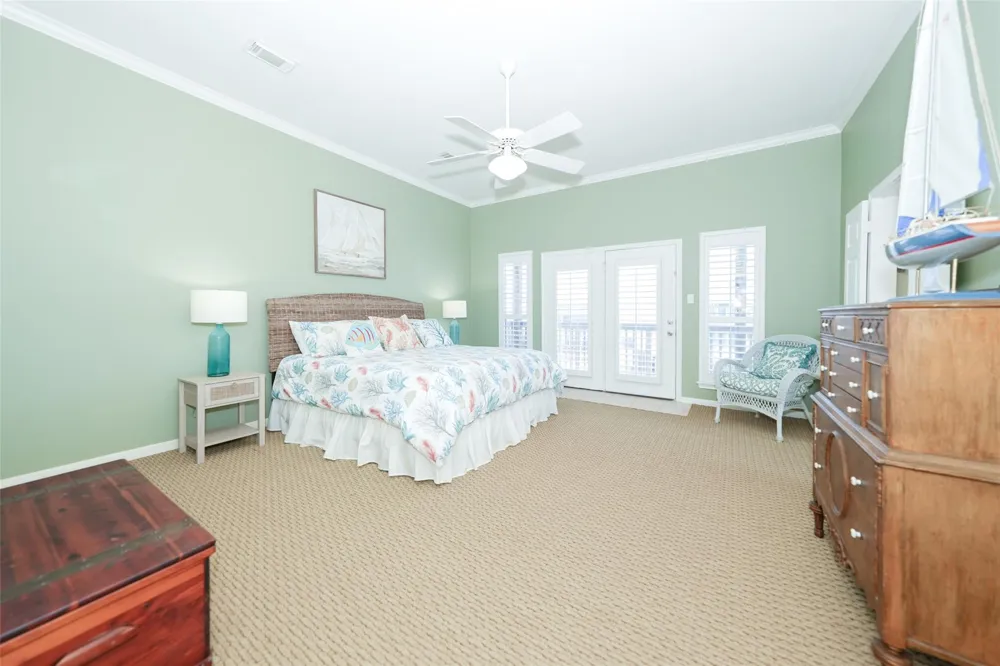 543 Sunset Circle Galveston, TX 77554