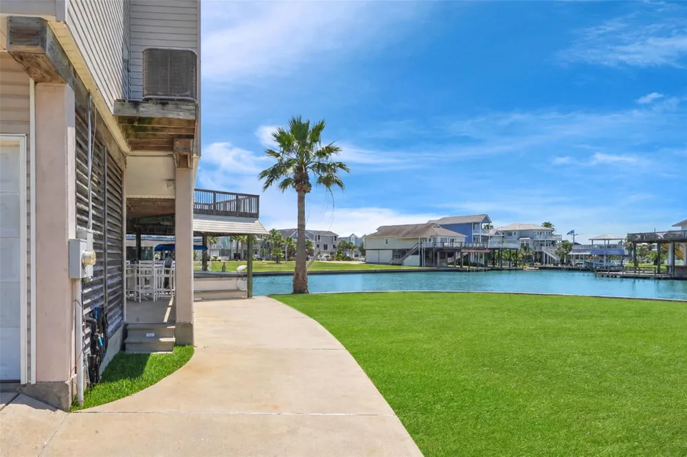543 Sunset Circle Galveston, TX 77554