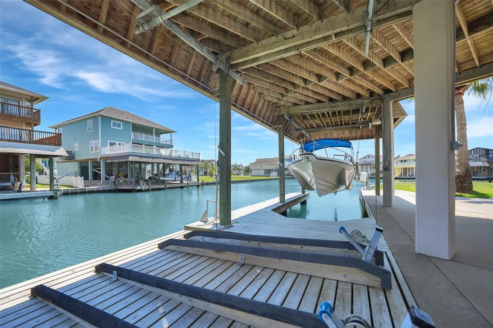 543 Sunset Circle Galveston, TX 77554