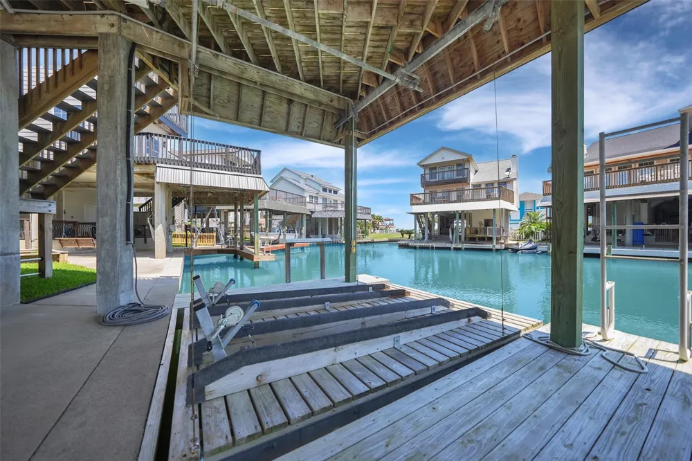 543 Sunset Circle Galveston, TX 77554