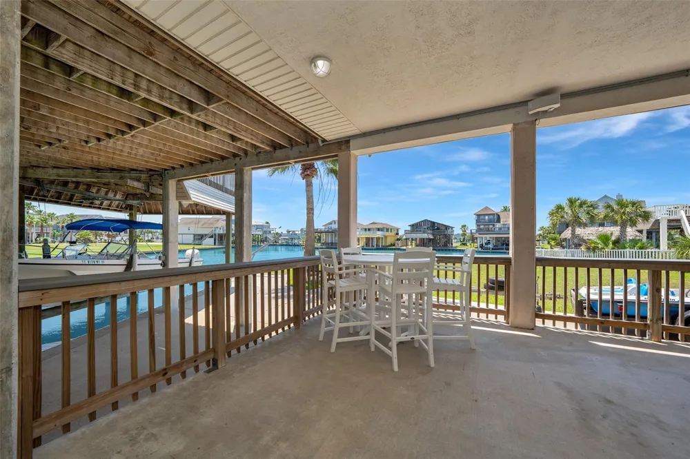 543 Sunset Circle Galveston, TX 77554
