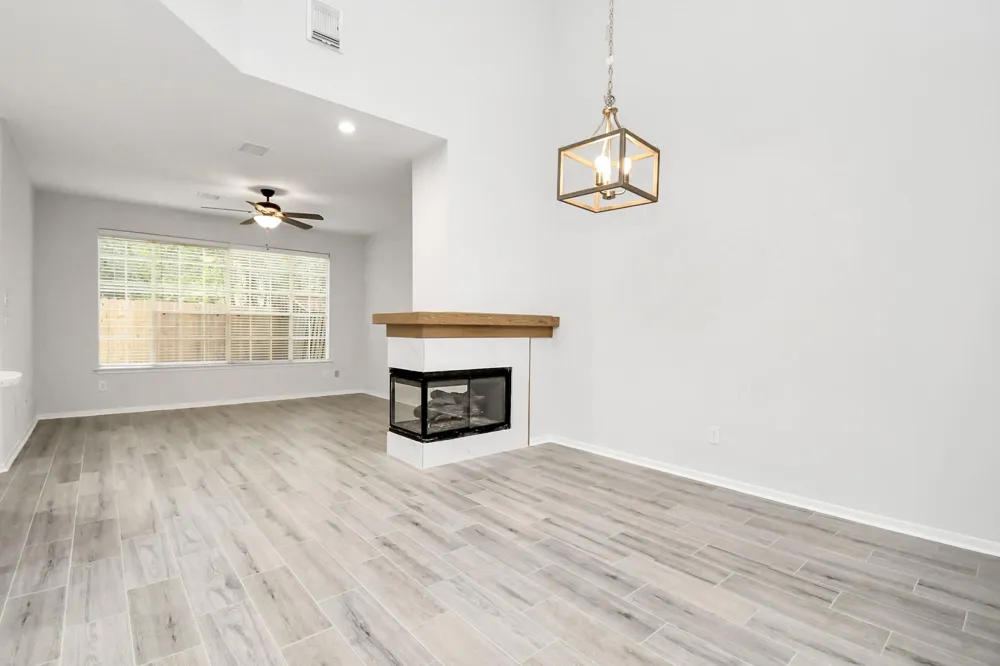 60 Lakeridge Court The Woodlands, TX 77381
