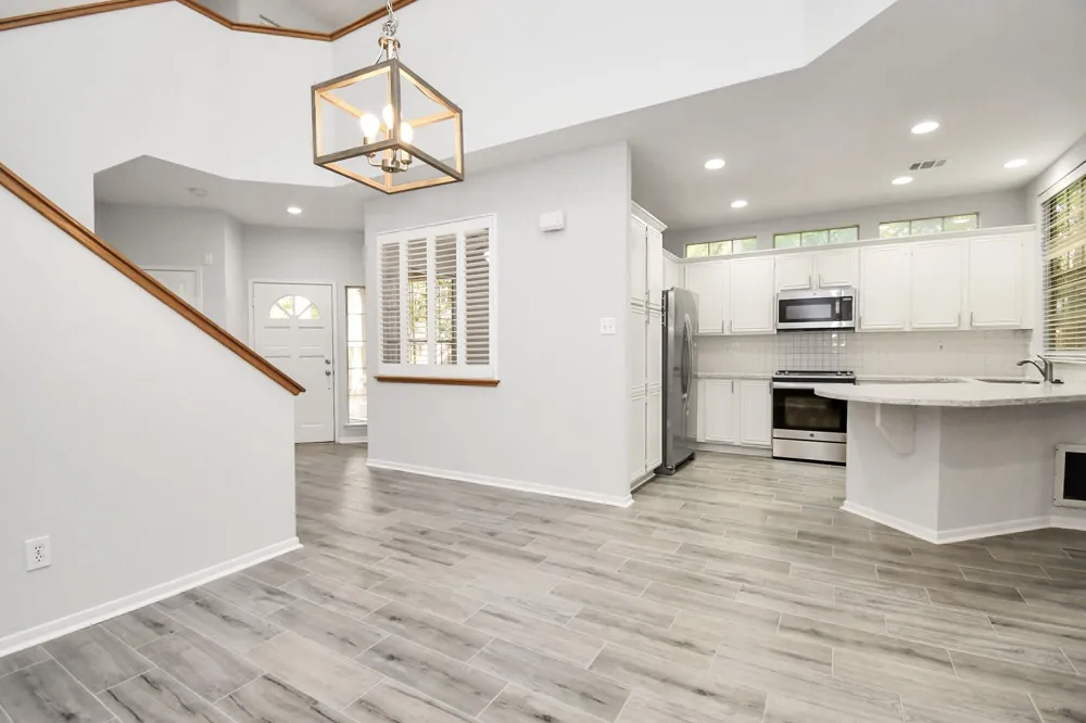 60 Lakeridge Court The Woodlands, TX 77381