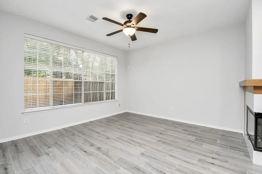 60 Lakeridge Court The Woodlands, TX 77381