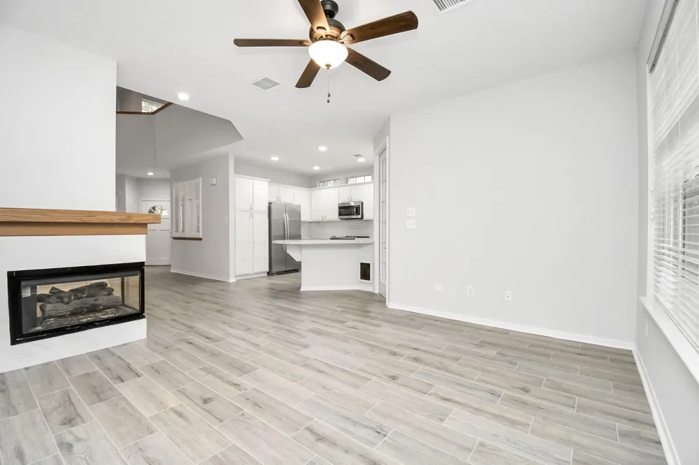 60 Lakeridge Court The Woodlands, TX 77381