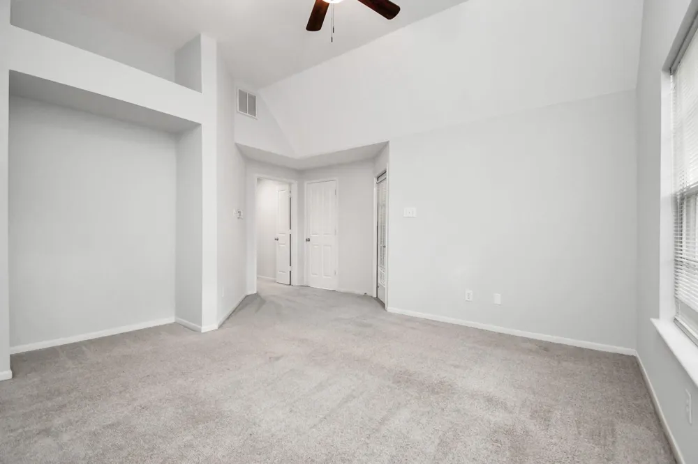 60 Lakeridge Court The Woodlands, TX 77381
